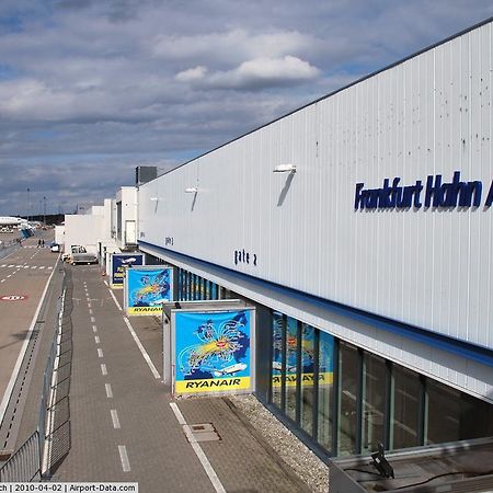 ホテルThe Venue Frankfurt-Hahn Airport Hirschfeld エクステリア 写真