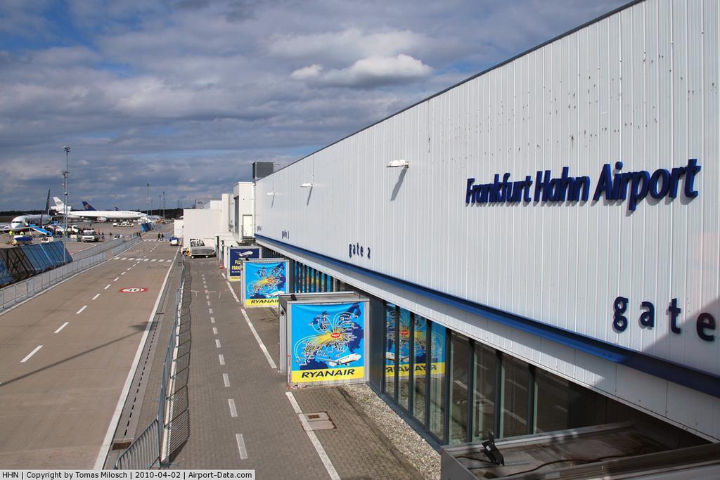 ホテルThe Venue Frankfurt-Hahn Airport Hirschfeld エクステリア 写真