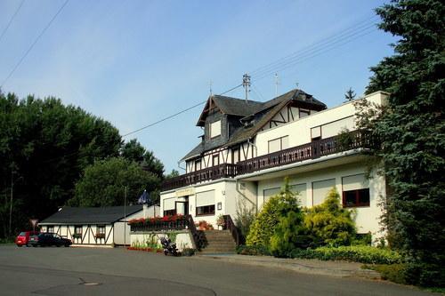 ホテルThe Venue Frankfurt-Hahn Airport Hirschfeld エクステリア 写真